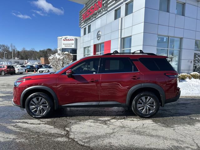 Used 2024 Nissan Pathfinder SV w/ Black Appearance Package image 5