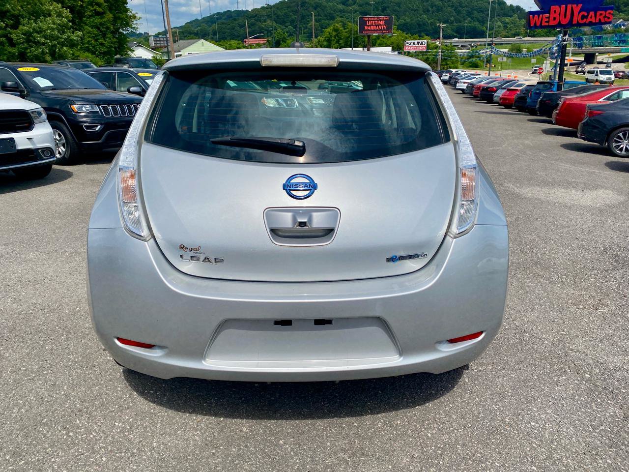 Used 2015 Nissan Leaf S w/ Charge Package FWD image 5