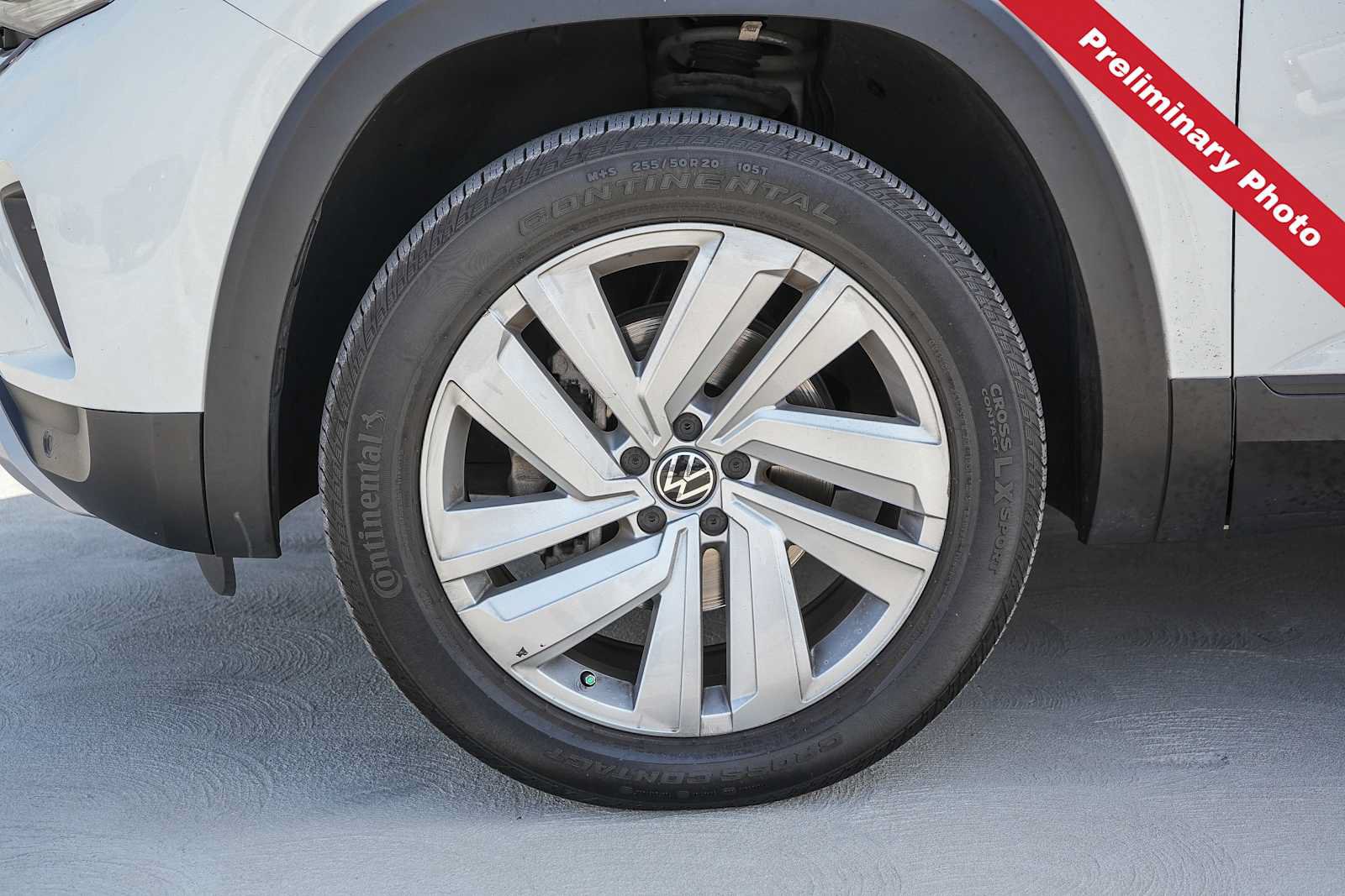 Used 2020 Volkswagen Atlas Cross Sport SE w/ Towing Package AWD/4WD image 12