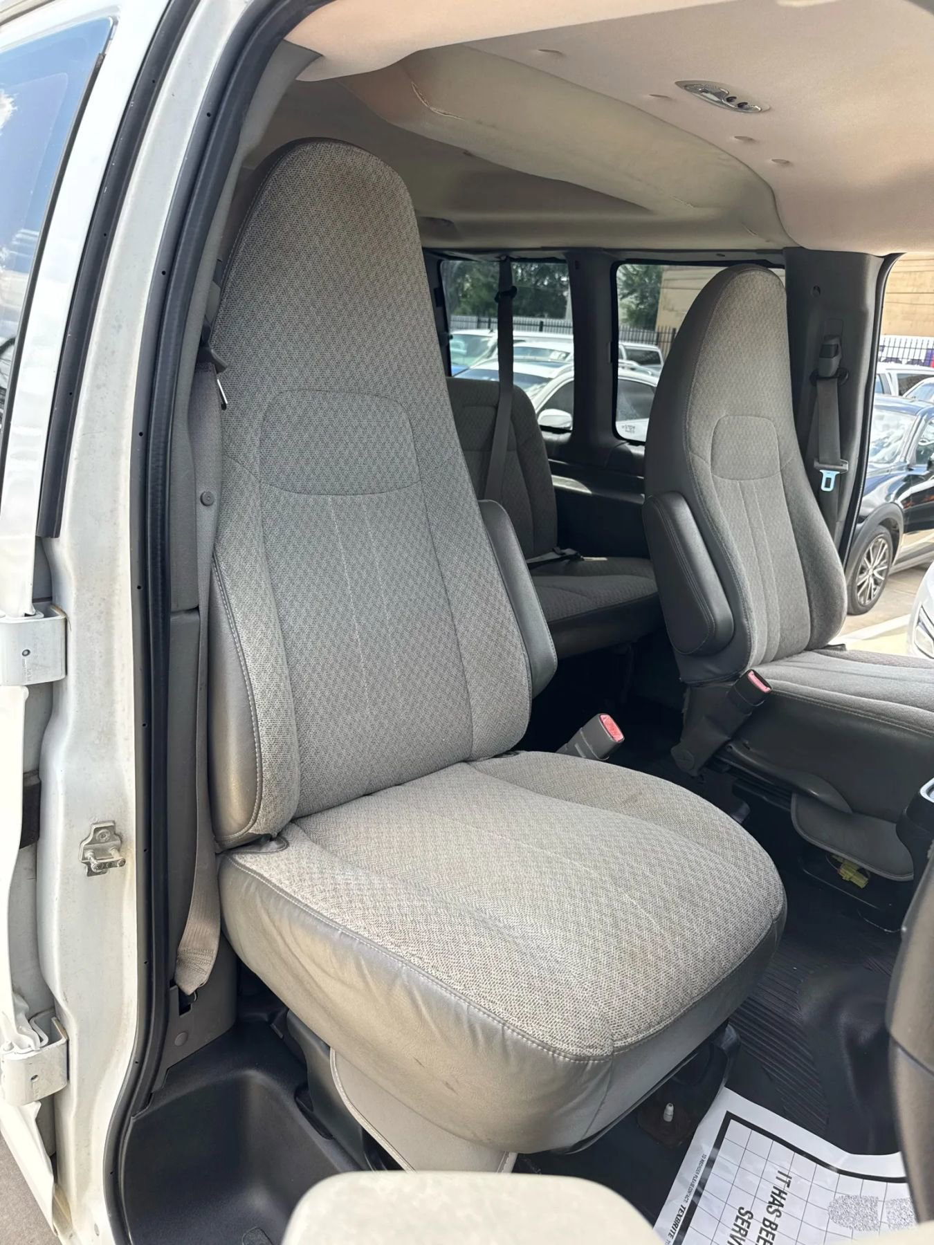 Used 2011 Chevrolet Express 2500 LS image 32