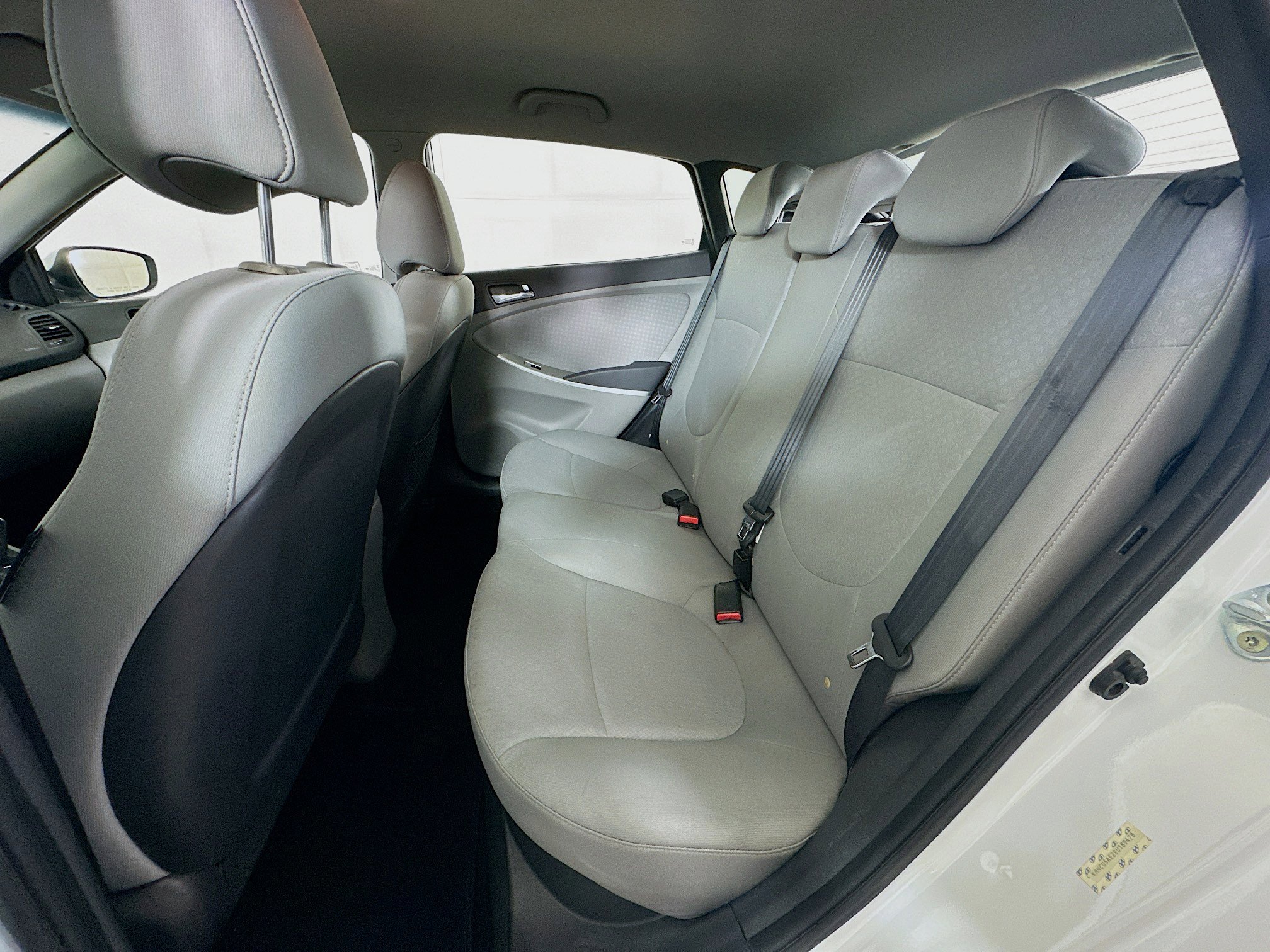 Used 2014 Hyundai Accent SE image 24