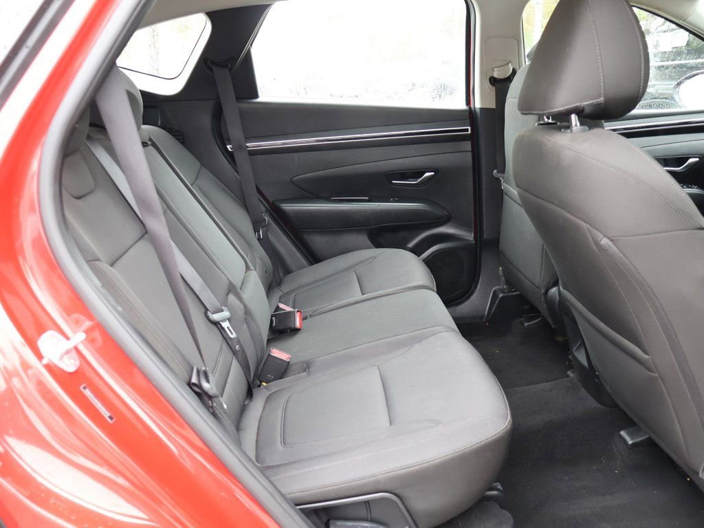 Used 2022 Hyundai Tucson SE image 30