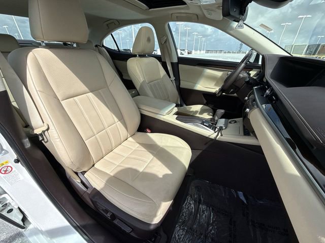 Used 2018 Lexus ES 350 350 w/ Luxury Package w/Wood Trim image 26