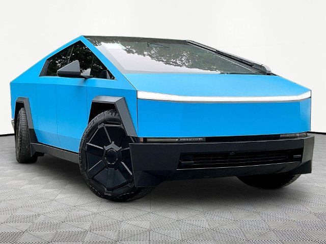 Used 2024 Tesla Cybertruck AWD Crew Cab image 3