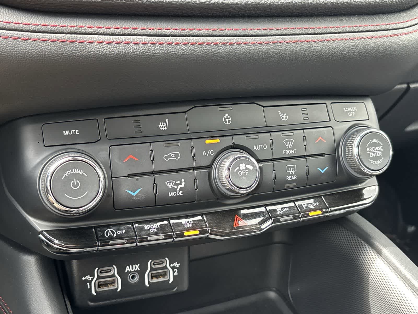 Used 2025 Dodge Durango GT AWD/4WD image 24