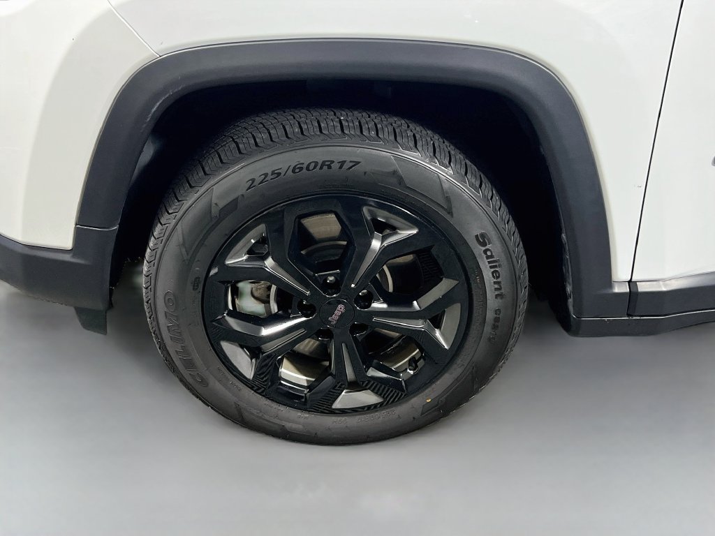 Used 2024 Jeep Compass Latitude AWD/4WD image 13