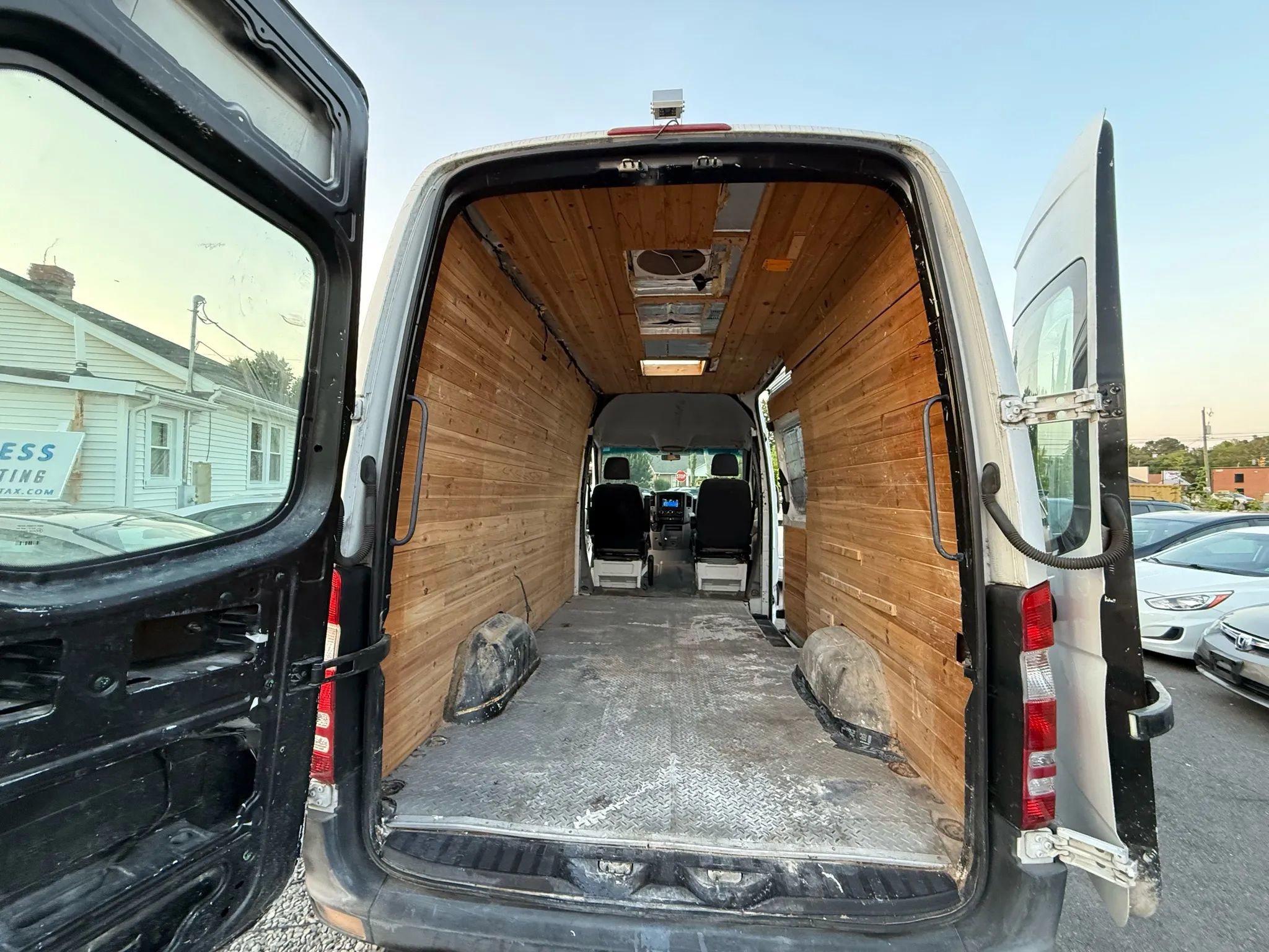 Used 2008 Dodge Sprinter 2500 image 17