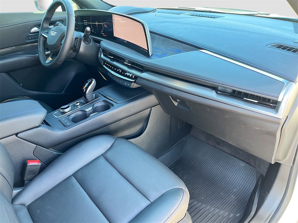 Used 2024 Cadillac XT4 Sport image 33