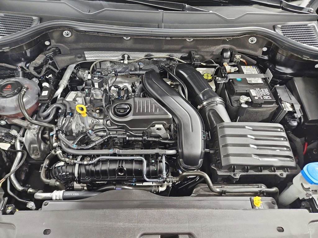 Certified 2024 Volkswagen Taos SE w/ Panoramic Sunroof Package image 23