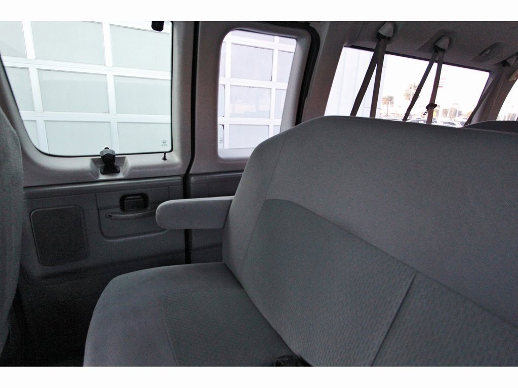 Used 2013 Ford E-350 and Econoline 350 XLT image 9