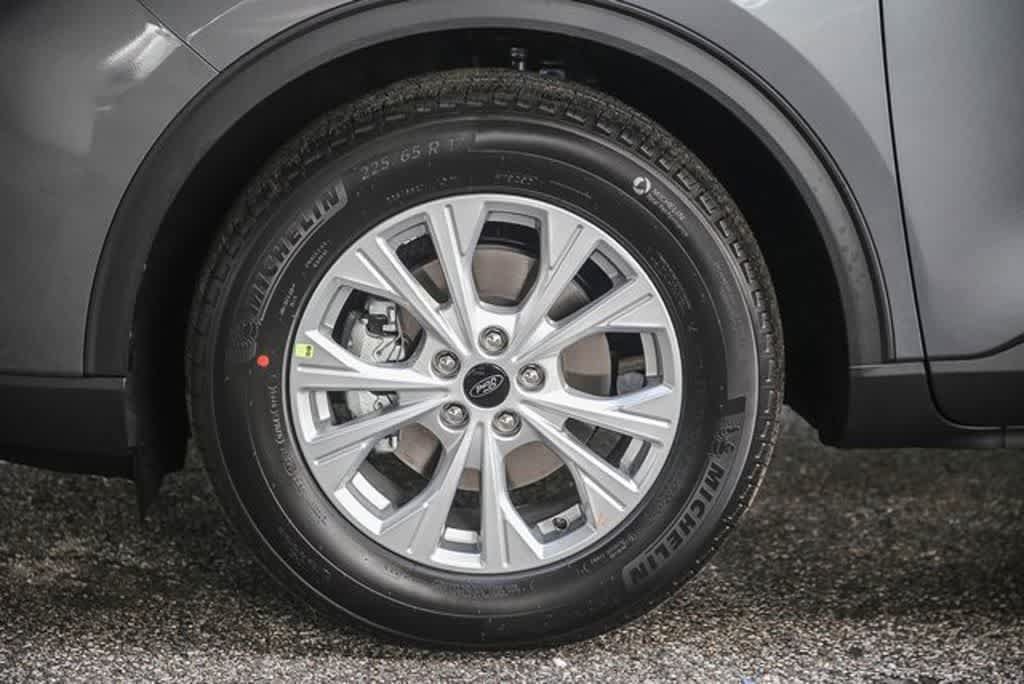 New 2024 Ford Escape Active w/ Tech Pack #2 FWD image 10
