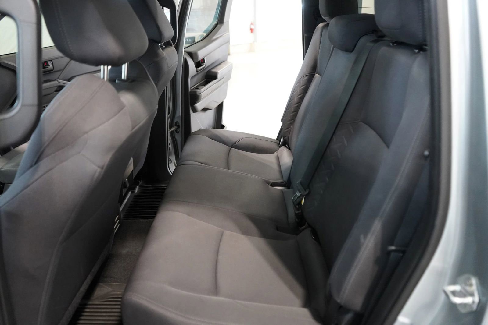 Used 2024 Toyota Tacoma SR5 AWD/4WD image 18