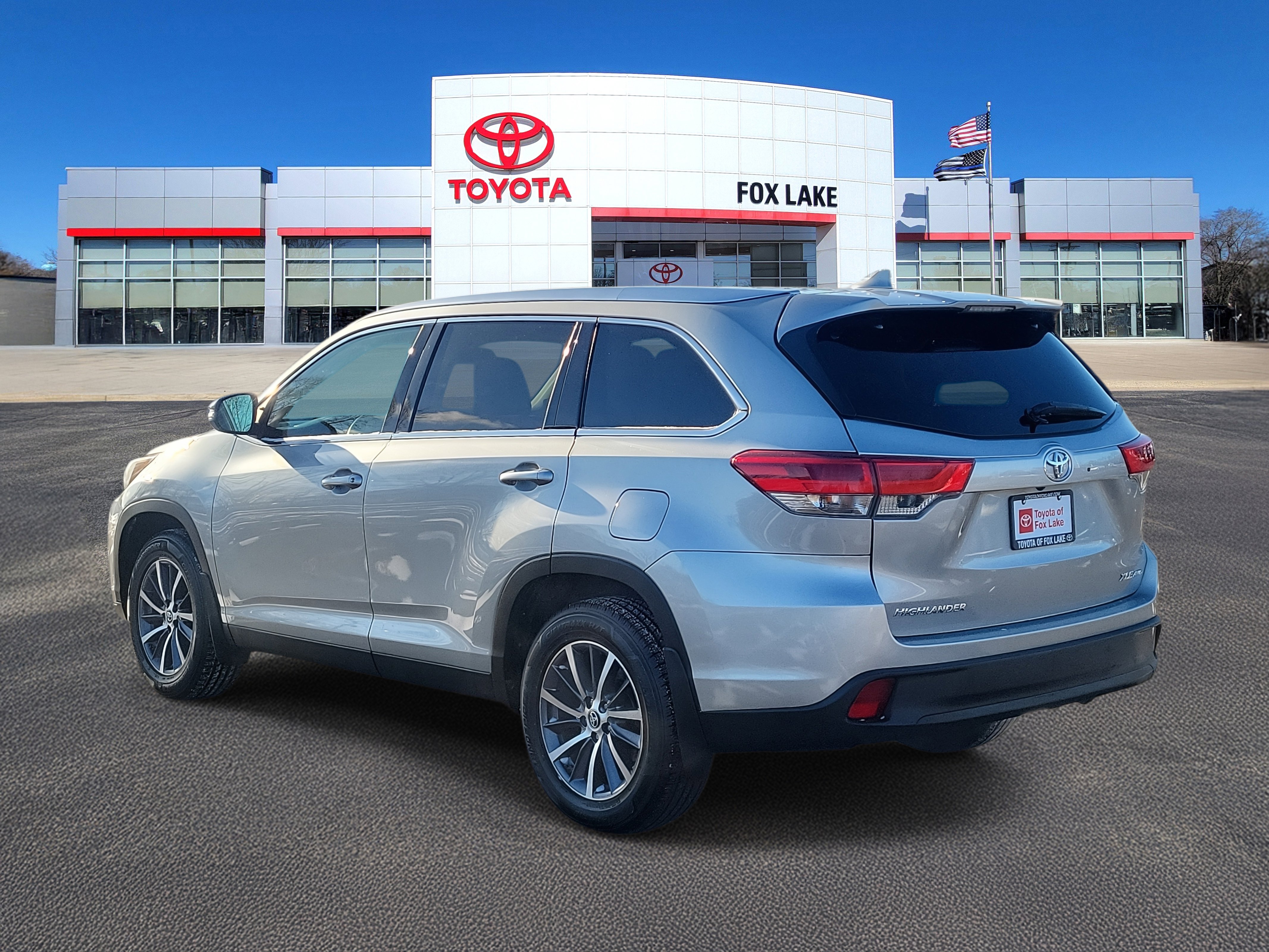 Used 2019 Toyota Highlander XLE image 3