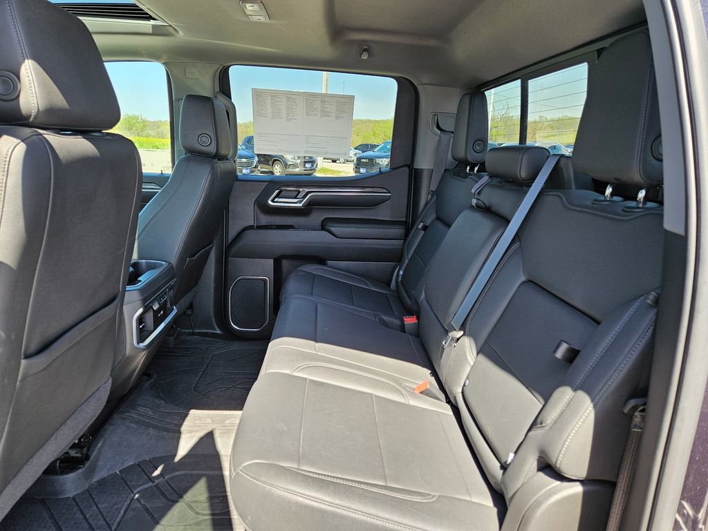 Used 2022 Chevrolet Silverado 1500 LTZ w/ LTZ Premium Package AWD/4WD image 27