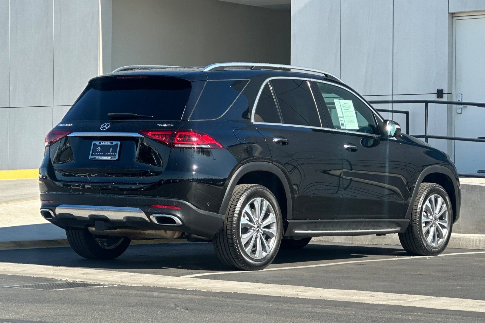 Used 2023 Mercedes-Benz GLE 350 4MATIC image 3