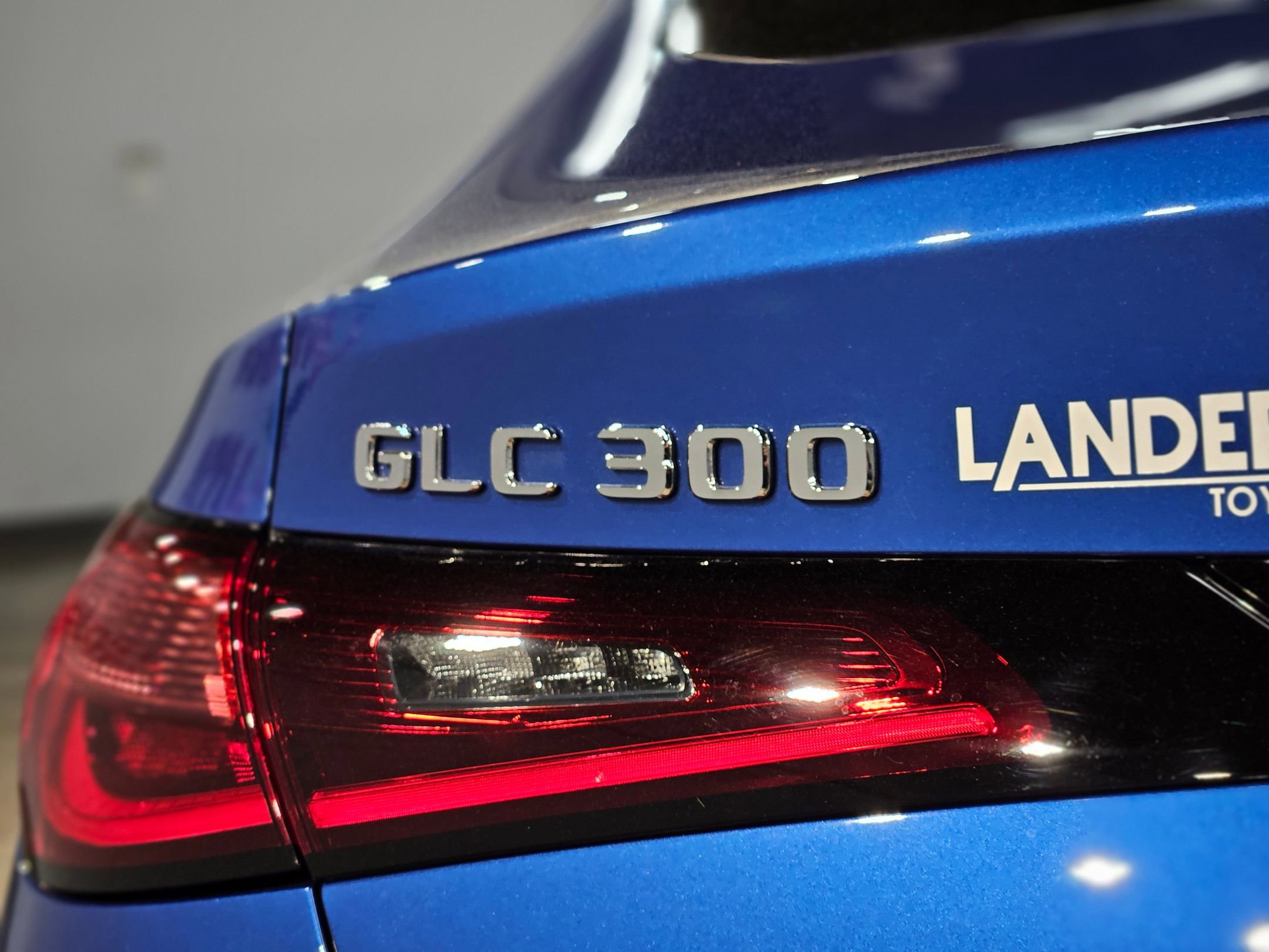 Used 2025 Mercedes-Benz GLC 300 4MATIC image 39