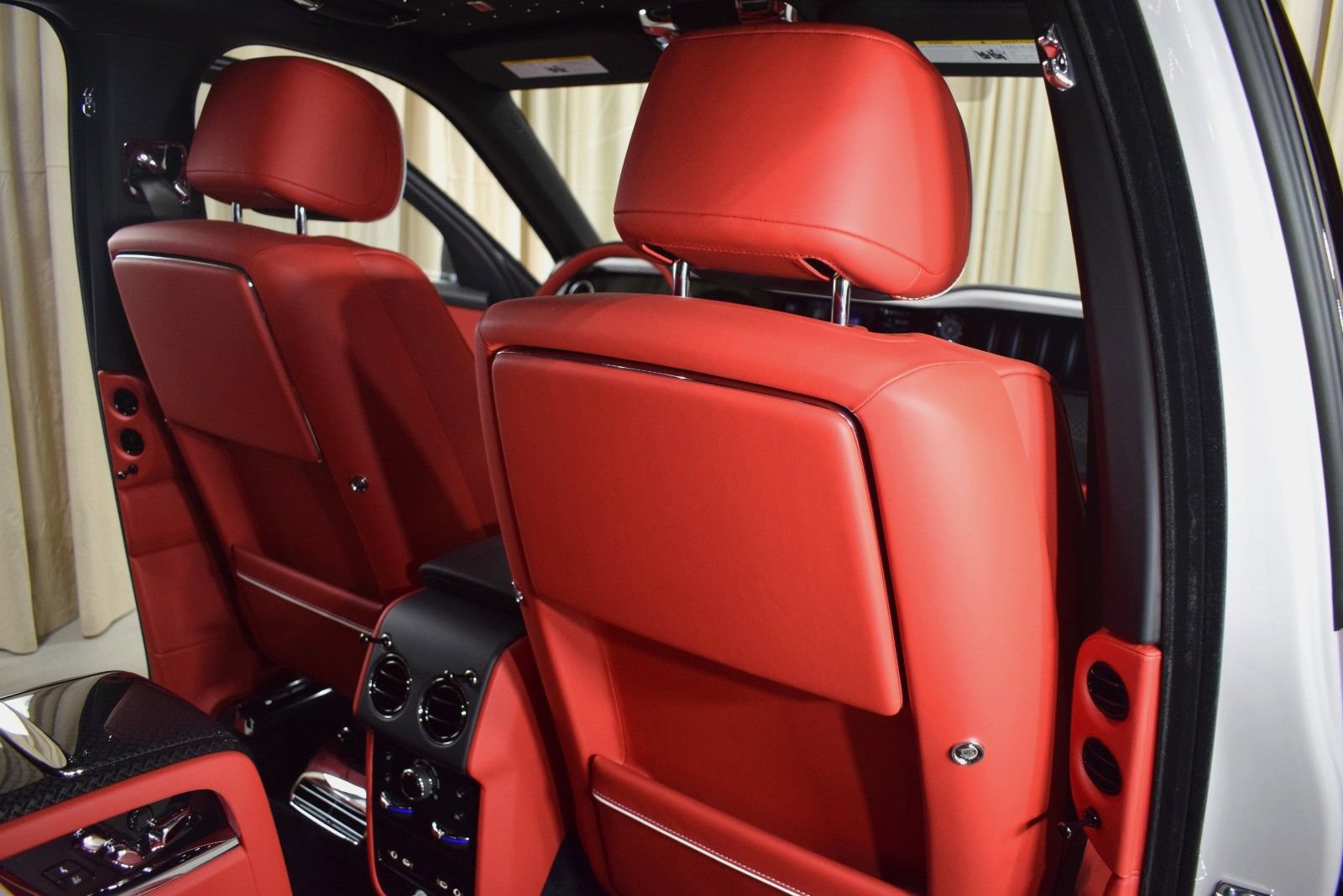 New 2026 Rolls-Royce Cullinan Black Badge AWD/4WD image 19