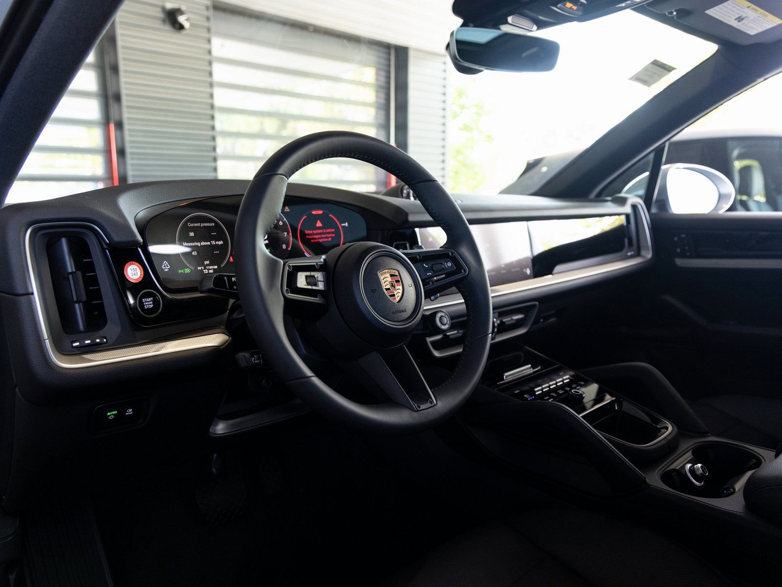 Certified 2025 Porsche Cayenne E-Hybrid image 4