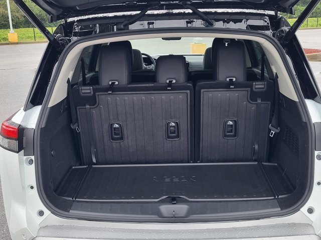 New 2025 Nissan Pathfinder Platinum w/ Cargo Package image 4