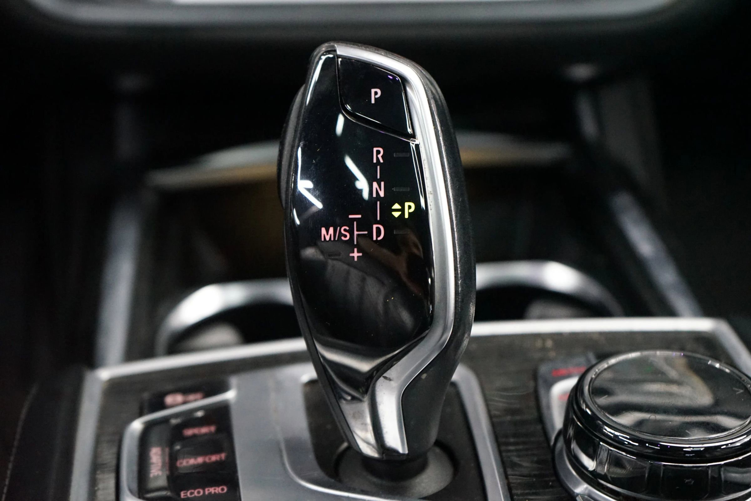 Used 2016 BMW 750i xDrive image 12