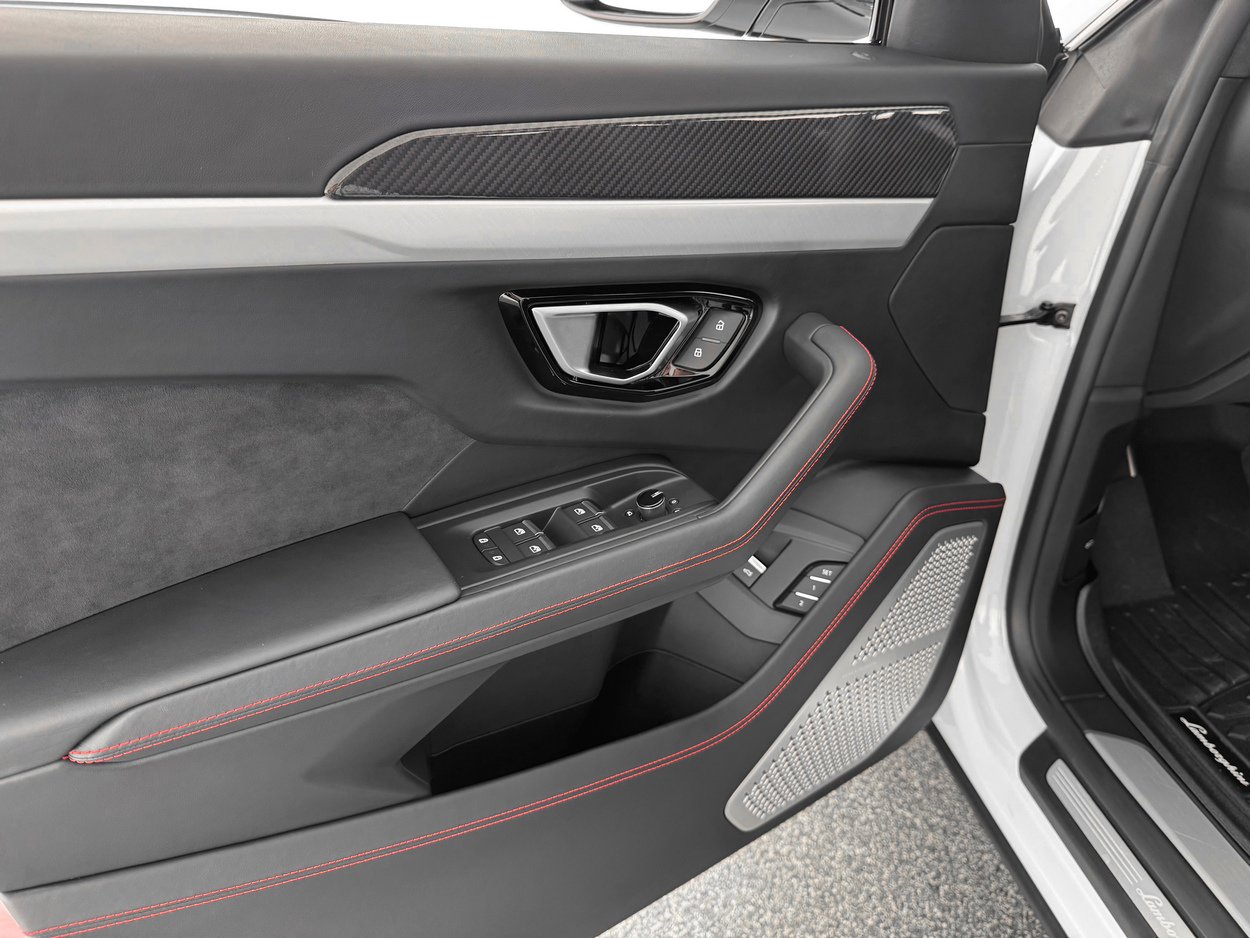 Used 2021 Lamborghini Urus image 12