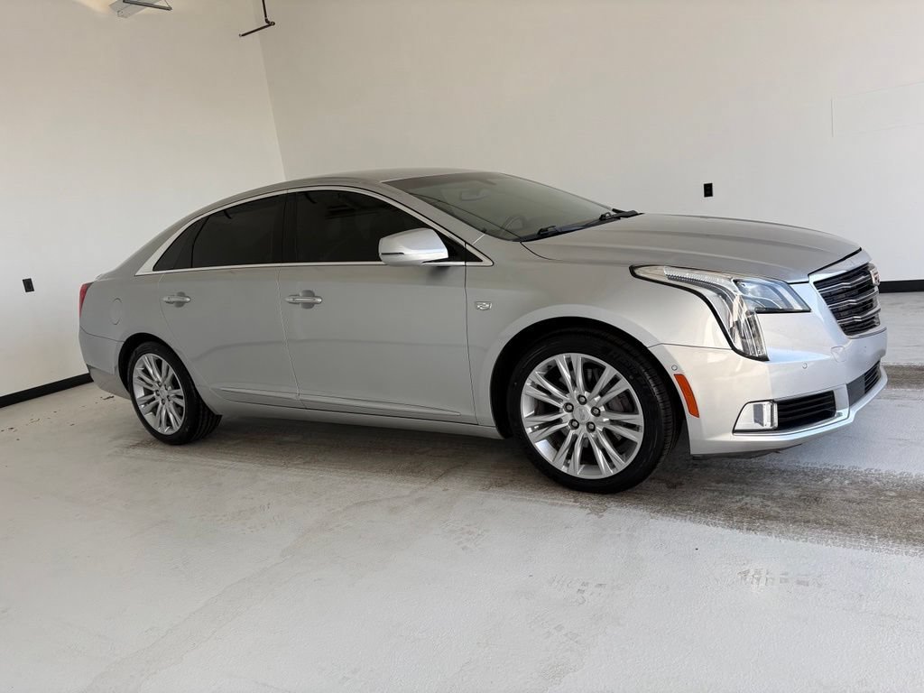 Used 2019 Cadillac XTS Luxury FWD image 1