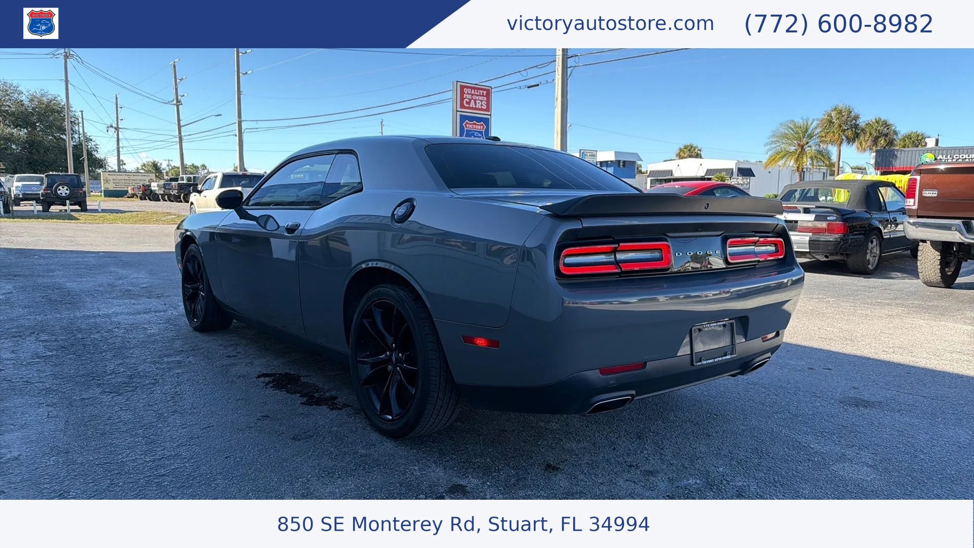 Used 2018 Dodge Challenger SXT w/ Blacktop Package RWD image 5