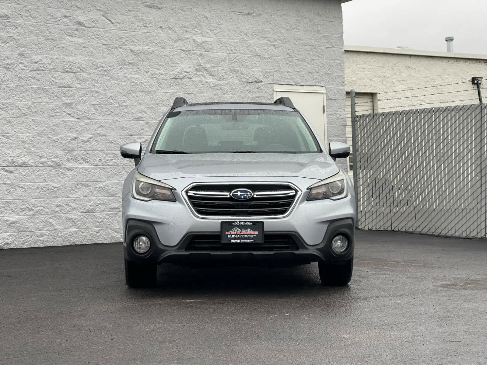 Used 2018 Subaru Outback 3.6R Limited image 3