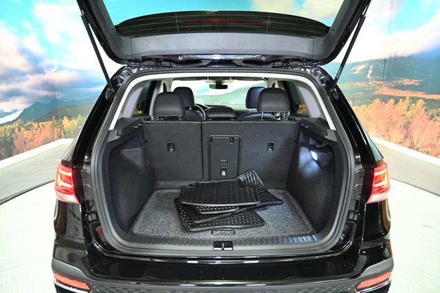 Used 2024 Volkswagen Taos SE image 47