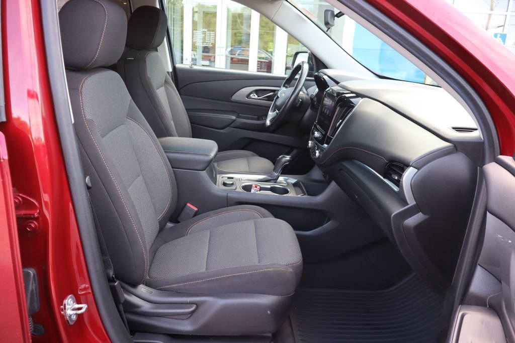 Used 2020 Chevrolet Traverse LT FWD image 19