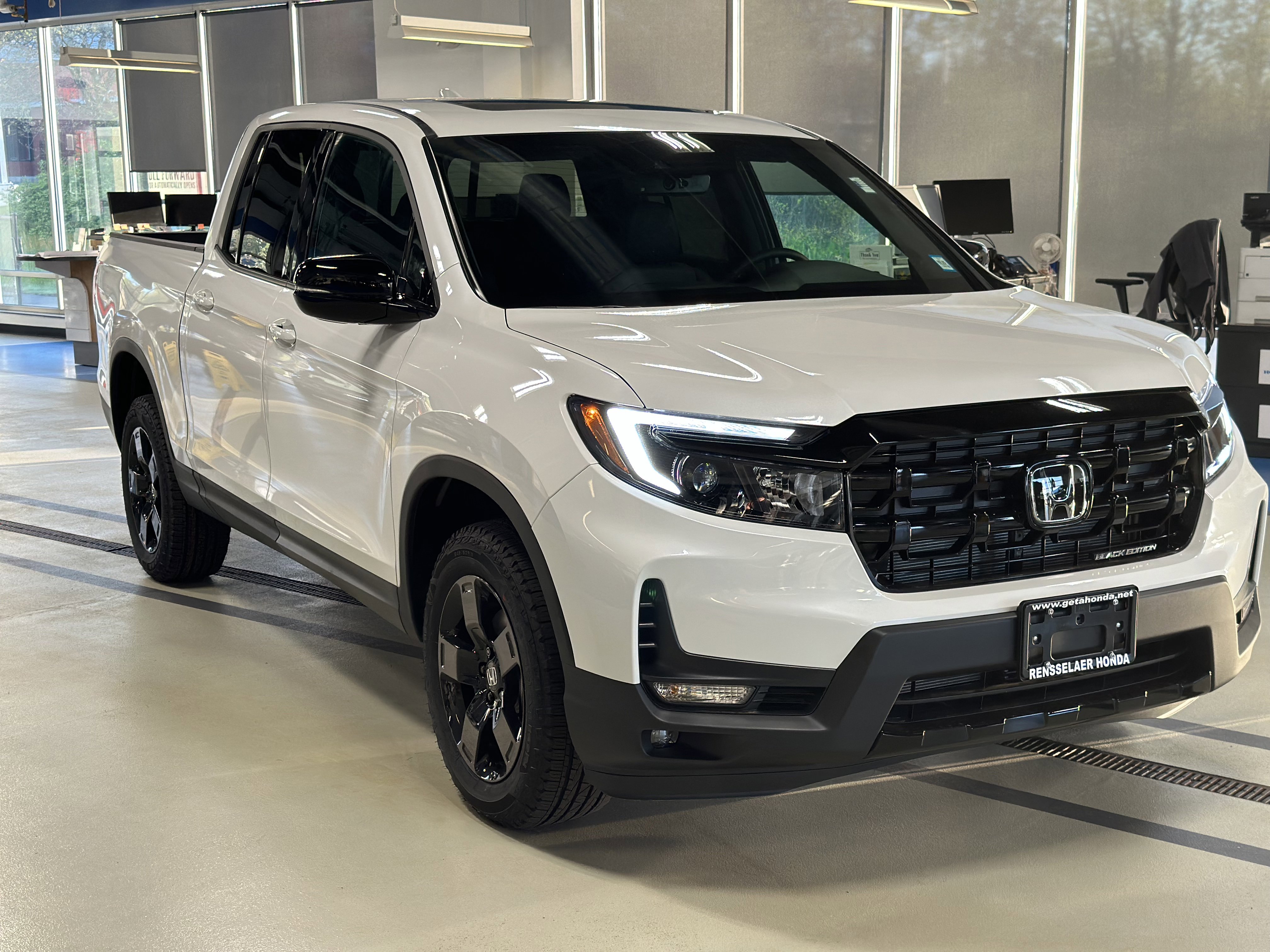New 2026 Honda Ridgeline Black Edition image 3