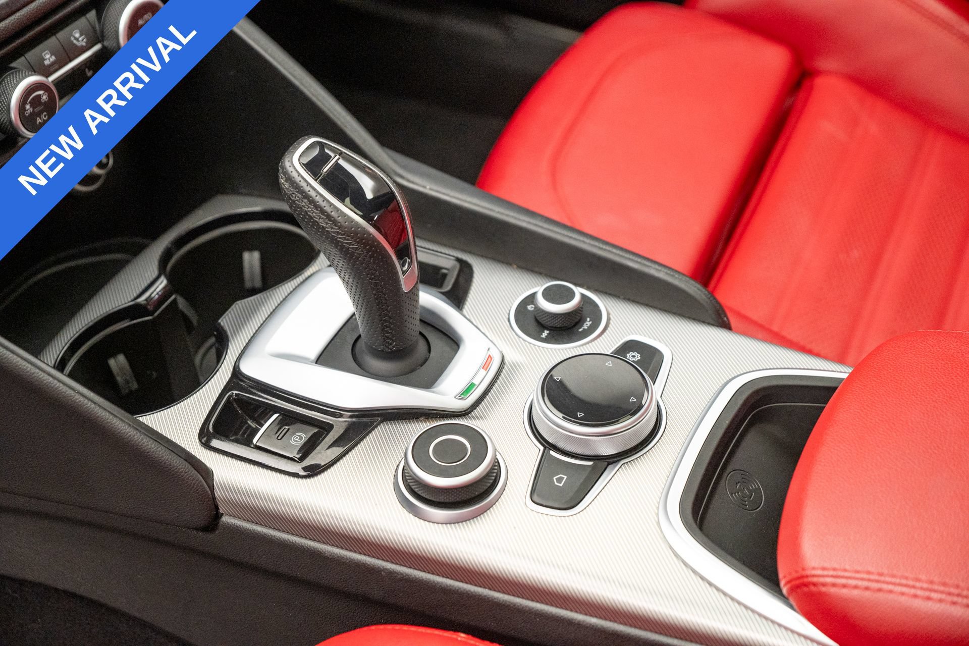 Used 2023 Alfa Romeo Giulia Veloce AWD/4WD image 18