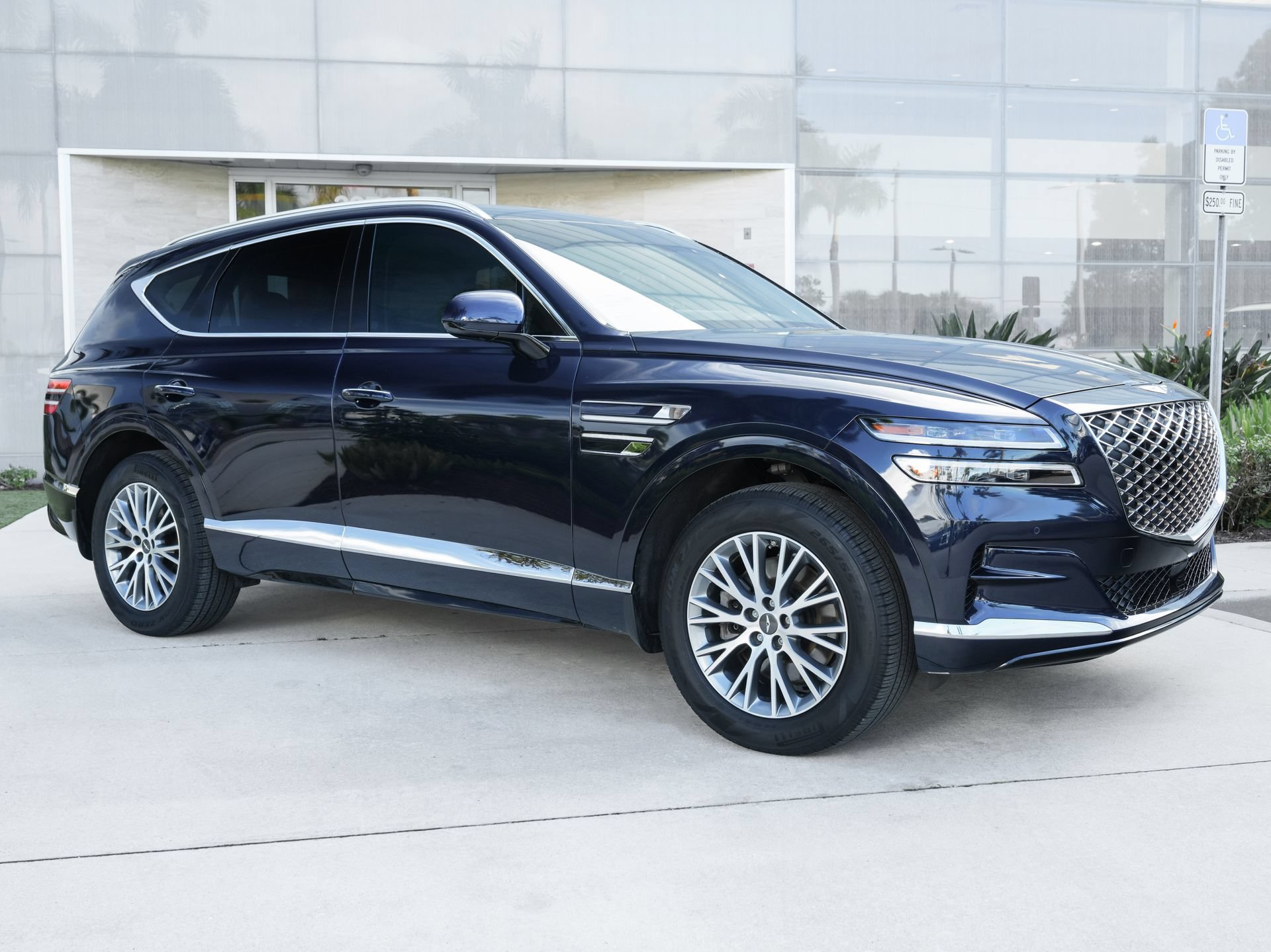 Used 2024 Genesis GV80 2.5T AWD/4WD image 4