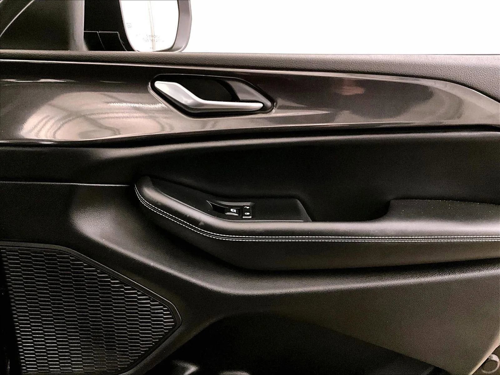 Used 2023 Jeep Grand Cherokee Laredo image 23