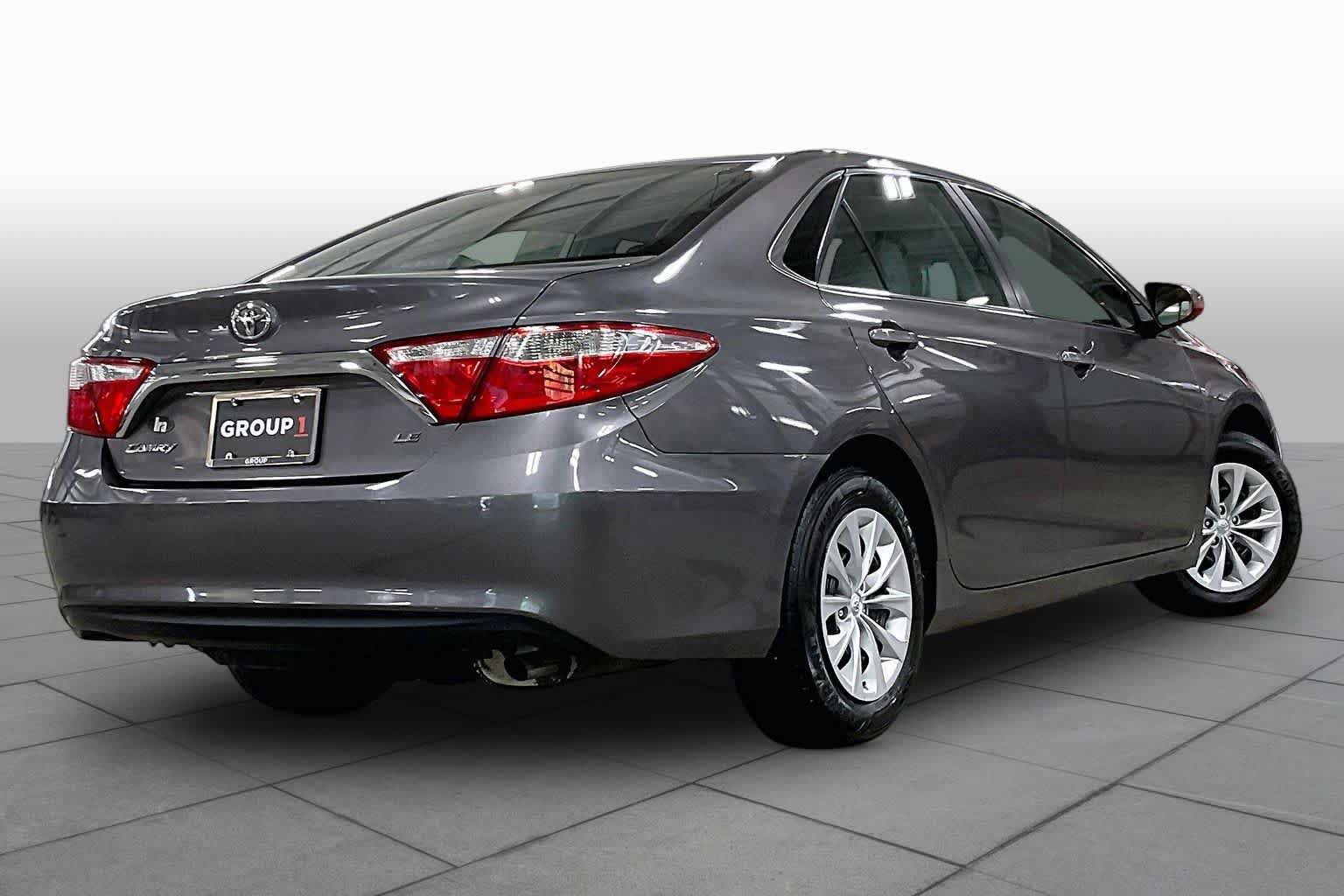 Used 2017 Toyota Camry LE FWD image 13