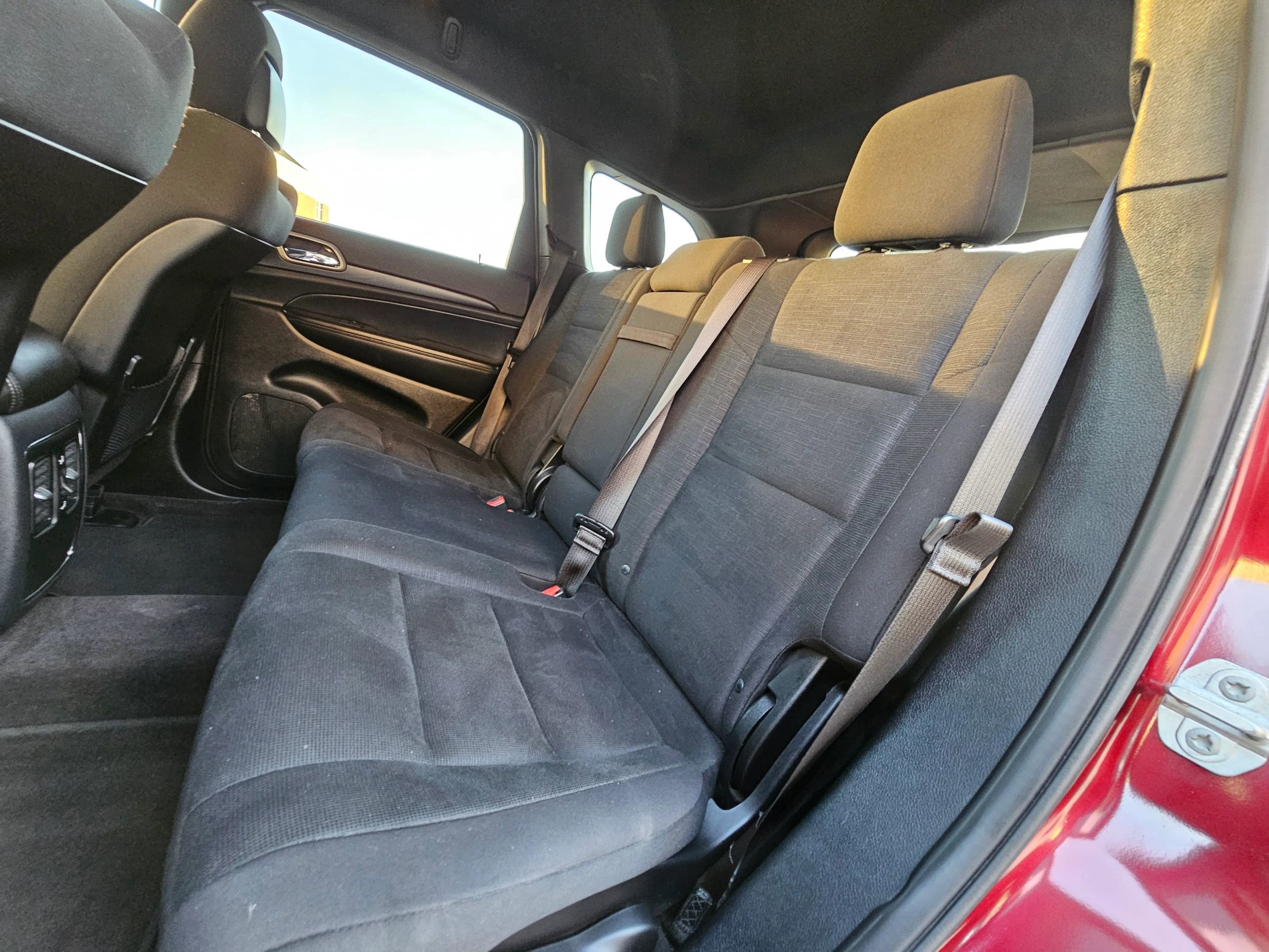 Used 2016 Jeep Grand Cherokee Laredo w/ Quick Order Package 23E image 26