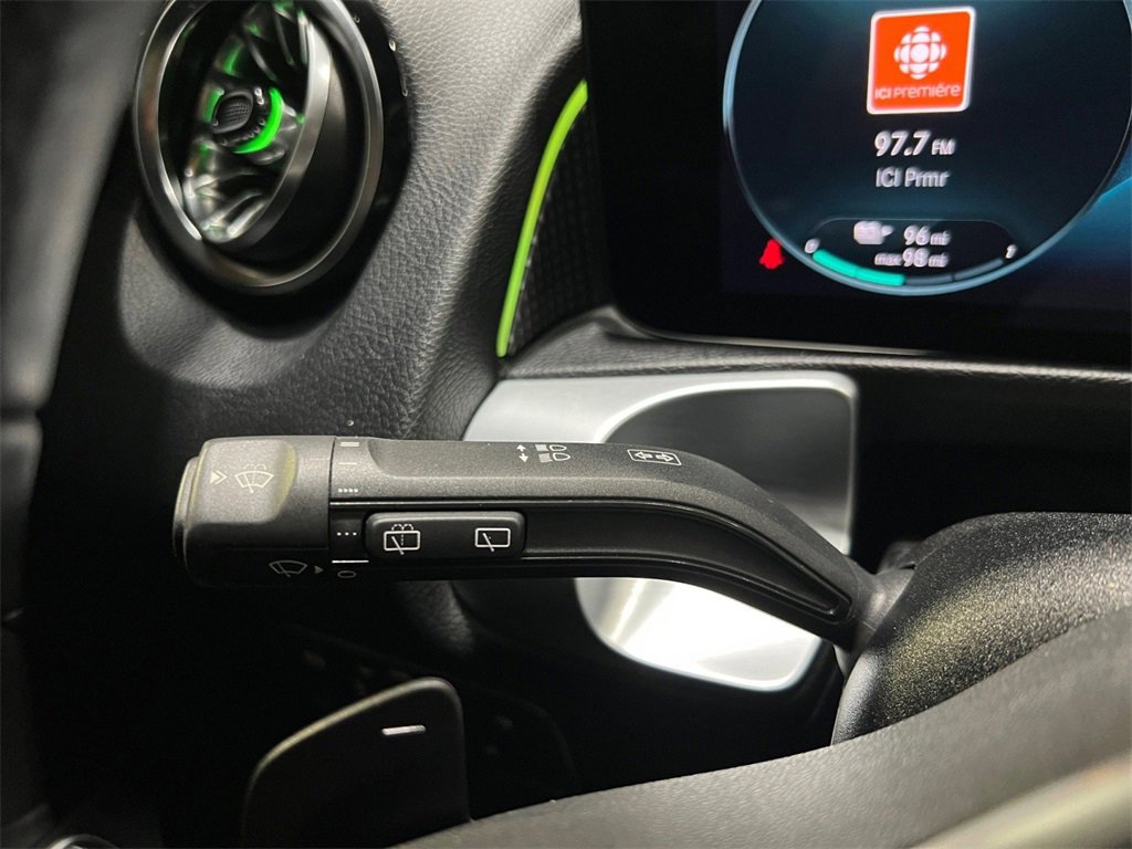 Used 2022 Mercedes-Benz EQB 300 4MATIC image 38