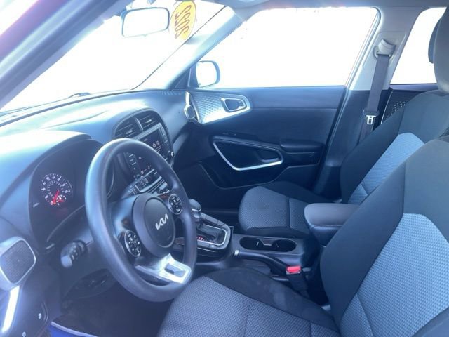 Used 2022 Kia Soul LX image 13