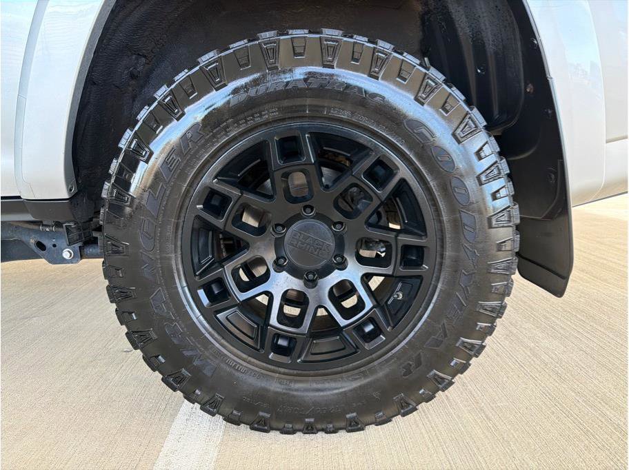 Used 2017 Toyota 4Runner SR5 image 29