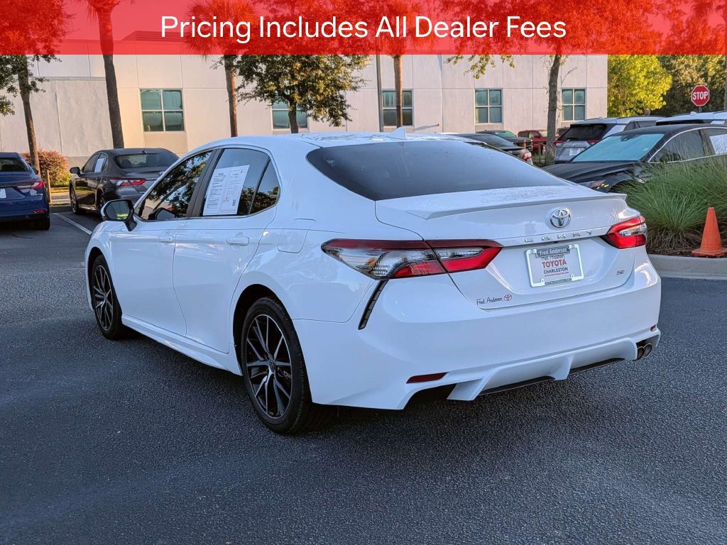 Used 2024 Toyota Camry SE FWD image 7