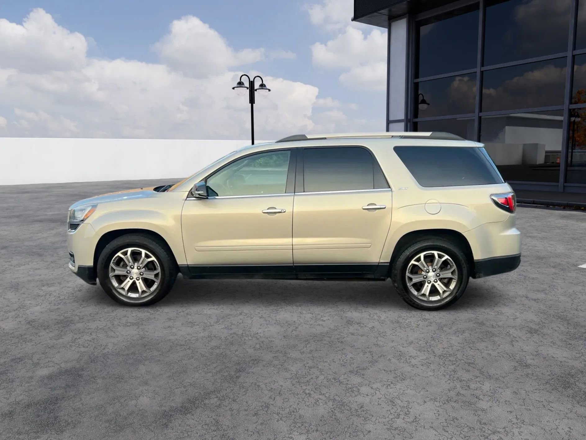 Used 2015 GMC Acadia SLT image 2