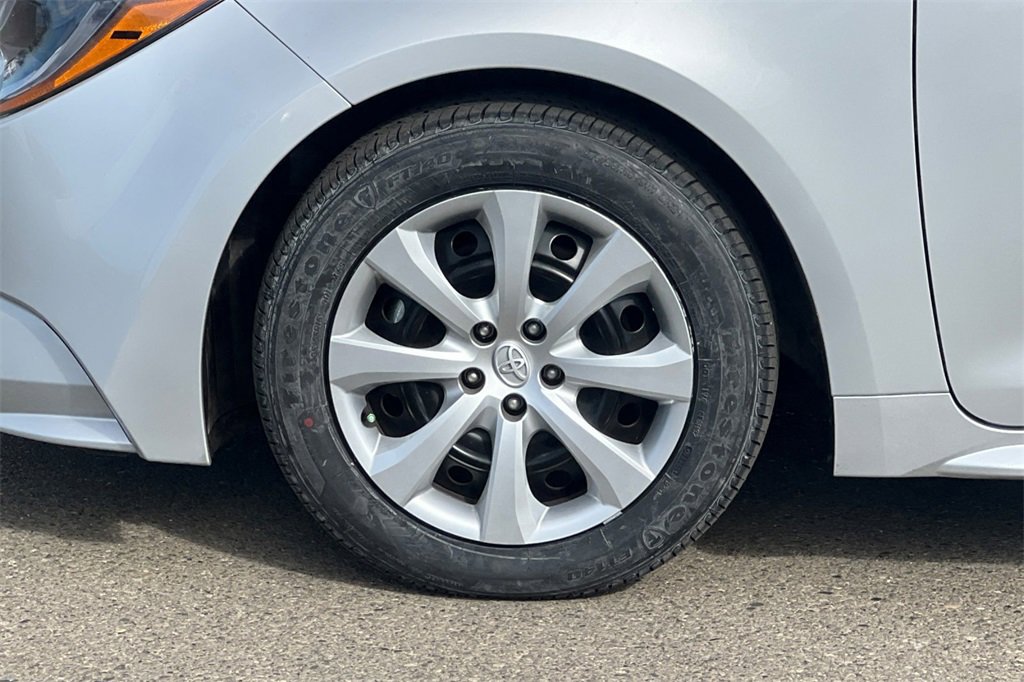 Certified 2025 Toyota Corolla LE image 25