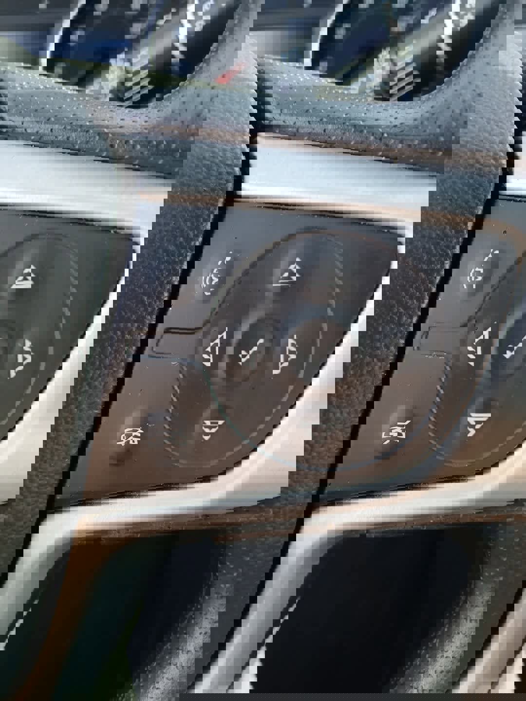 Used 2023 GMC Acadia SLE w/ Driver Convenience Package image 15