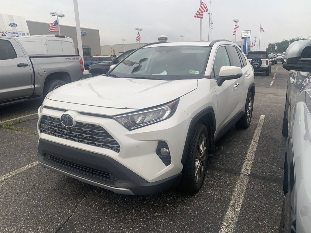 Used 2019 Toyota RAV4 Limited w/ Advanced Technology Package AWD/4WD image 5