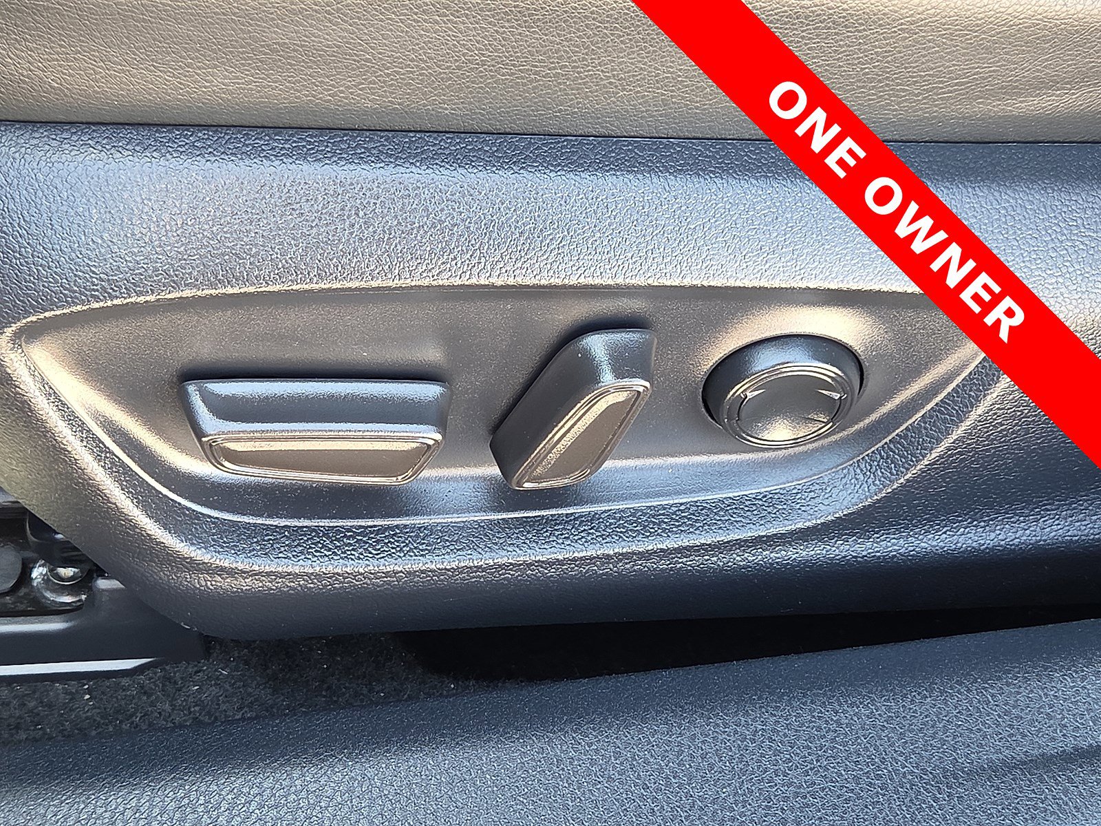 Used 2024 Toyota Camry SE image 14