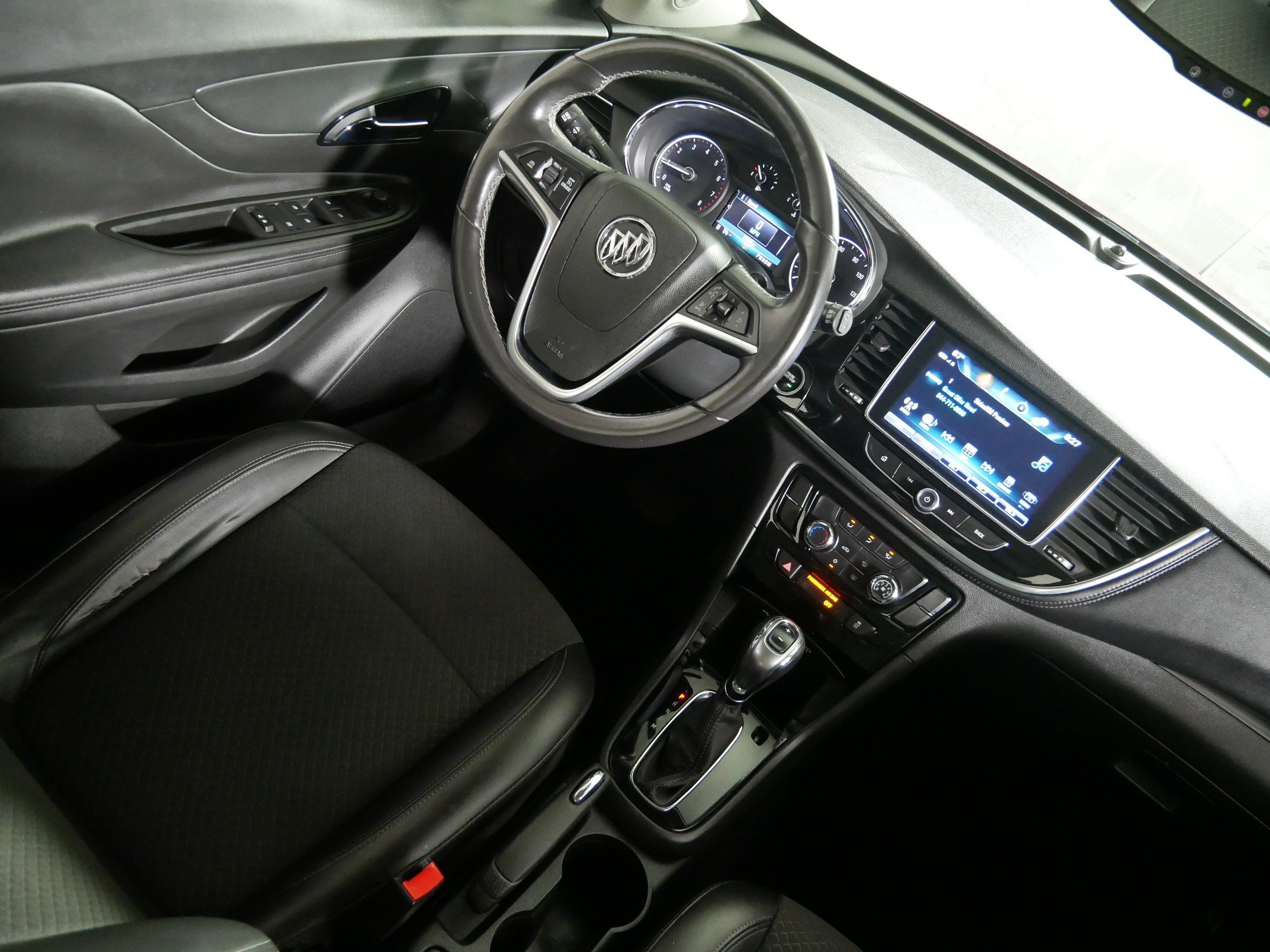 Used 2018 Buick Encore Preferred AWD/4WD image 9