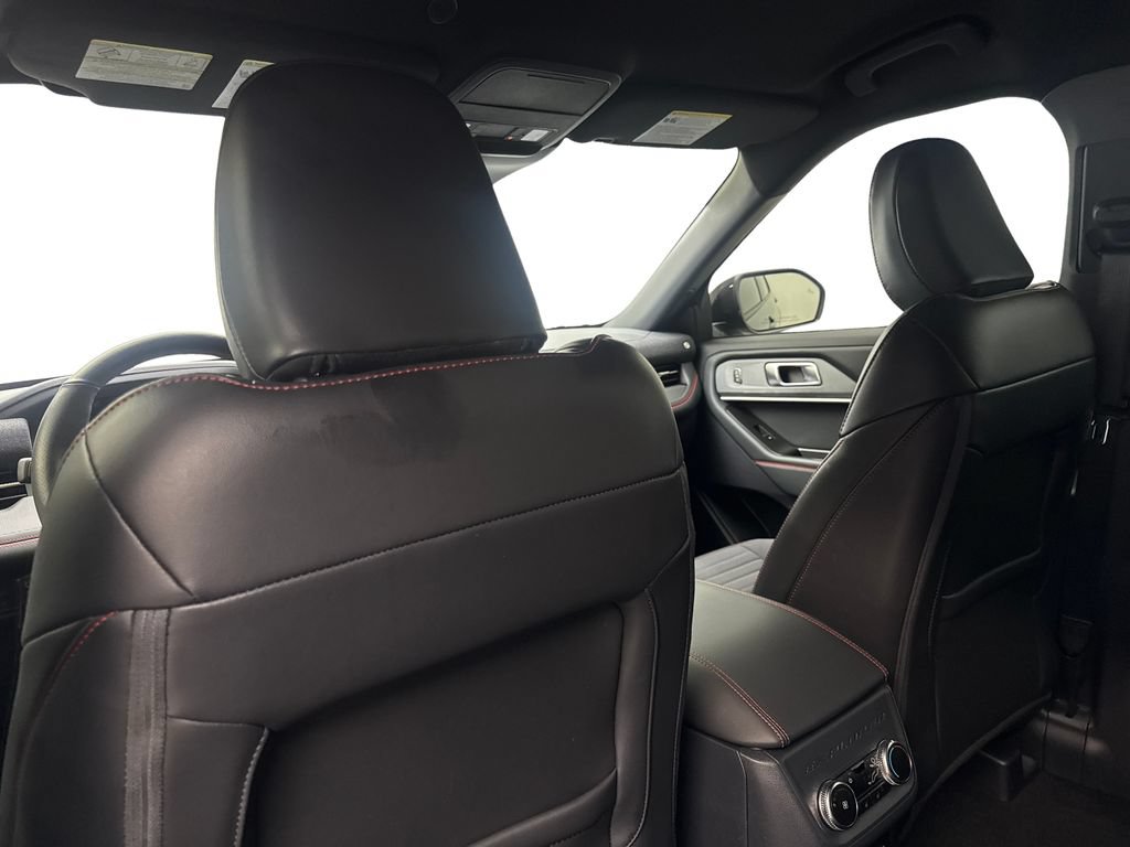 Used 2025 Ford Explorer ST-Line w/ Premium Package RWD image 31