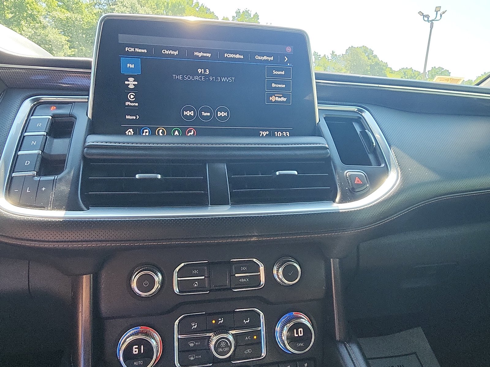 Used 2021 GMC Yukon AT4 w/ Rear Media and Nav Package AWD/4WD image 17