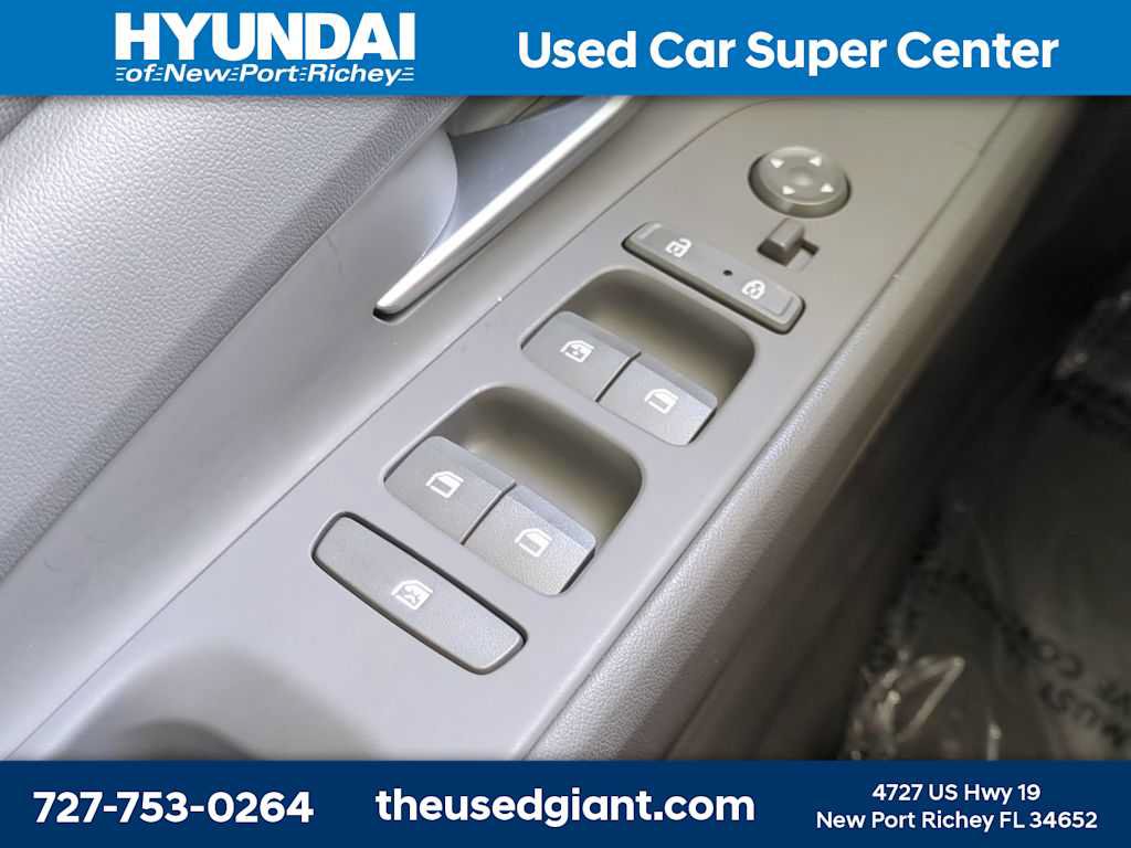 Certified 2023 Hyundai Elantra SEL FWD image 22