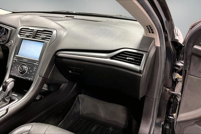 Used 2014 Ford Fusion Titanium FWD image 23